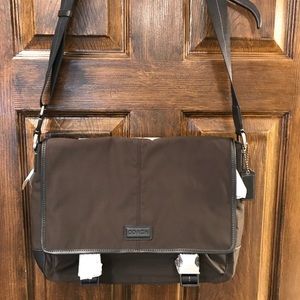 COACH Men’s Messenger Bag. Chocolate Brown NWT